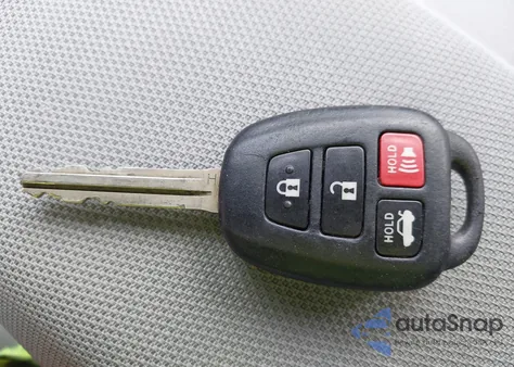 2015 Toyota Corolla Le z USA, uszkodzony, nr VIN 2T1BURHE3FC421128